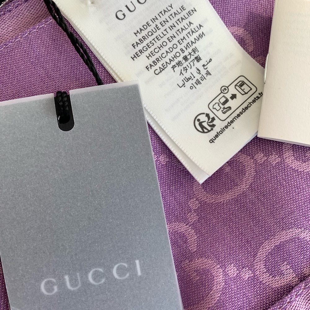 ❤️❤️❤️❤️ Gucci purple reversible scarf with all over logo NEW AUTHENTIC❤… - Picture 6 of 9